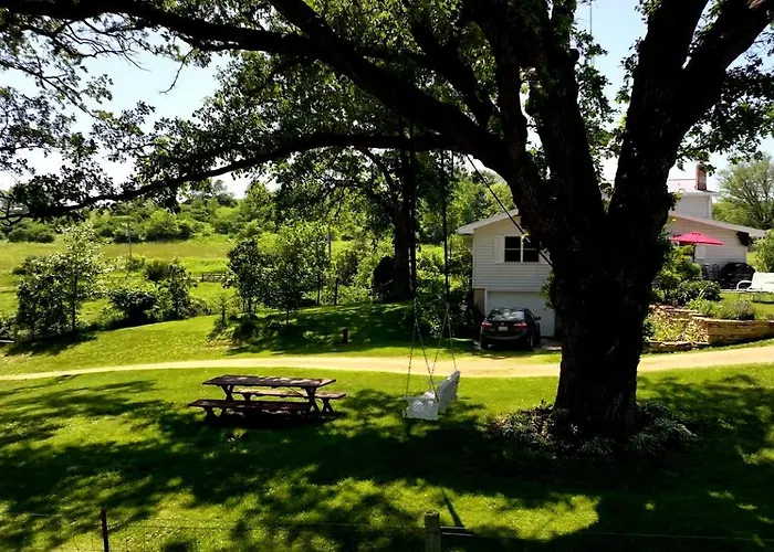 Ferienhaus Peaceful And Serene Farmstead Retreat With Horseback Riding In Stockton, Illinois, Perfect For A Family Getaway *